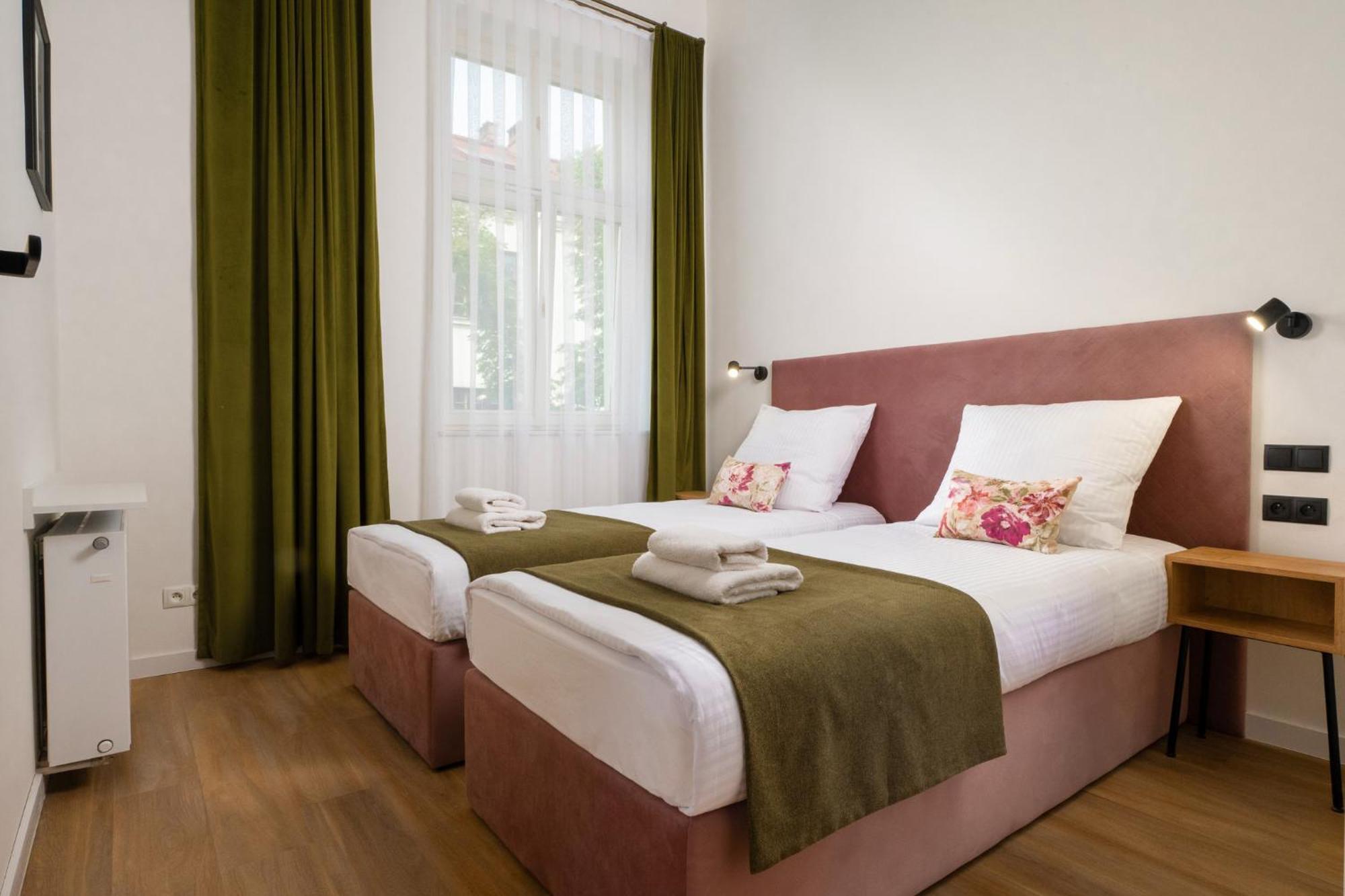 Deluxe Apartment