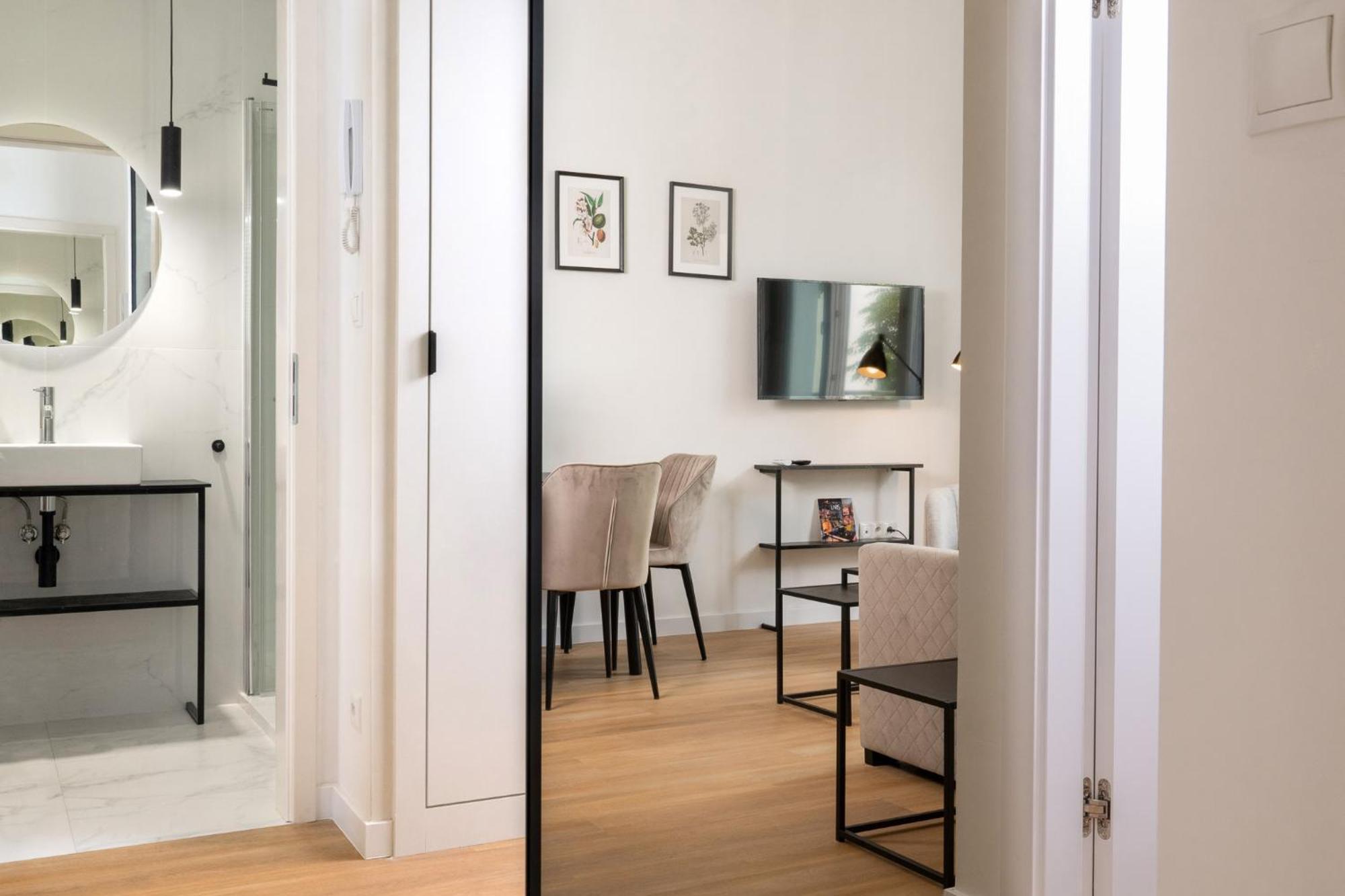 Deluxe Apartment
