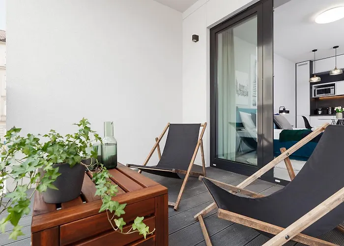 Old Town Apartment With Balcony - Rajska 3 Street